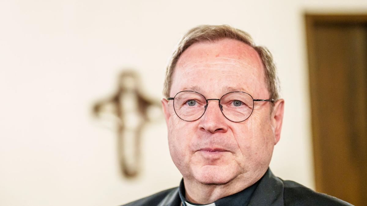 Bischof-Gedenken-an-Verstorbene-ist-auch-Erwartungskultur