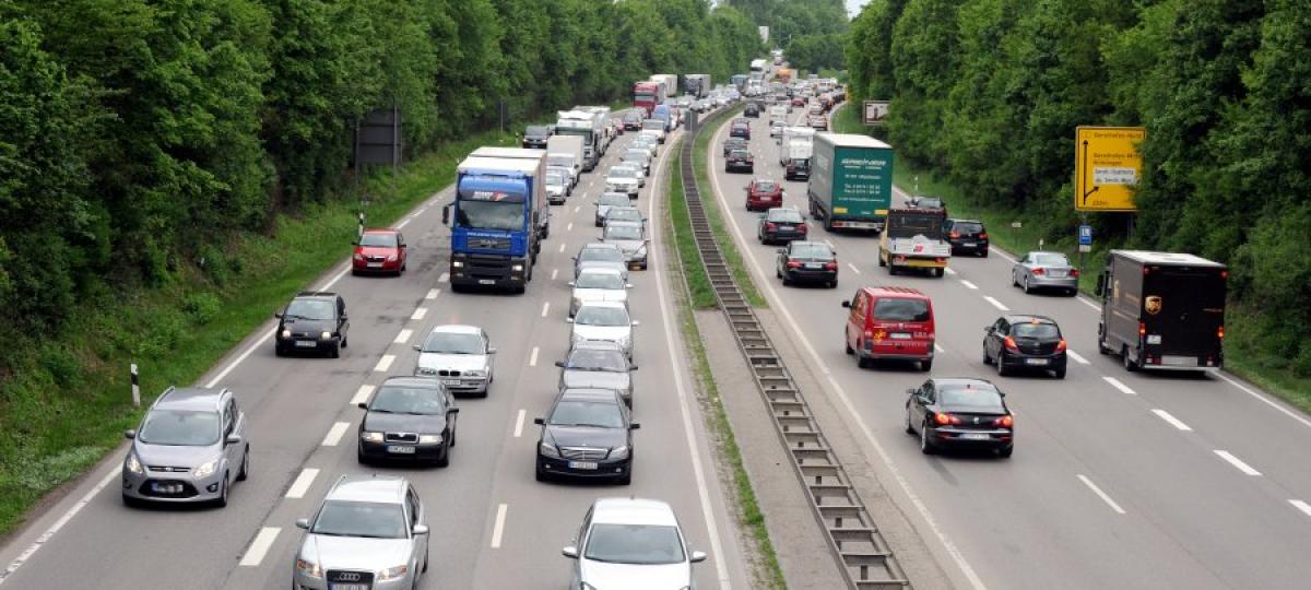 Stau auf der B17: Das ist der Grund für den zähen Verkehr heute Morgen