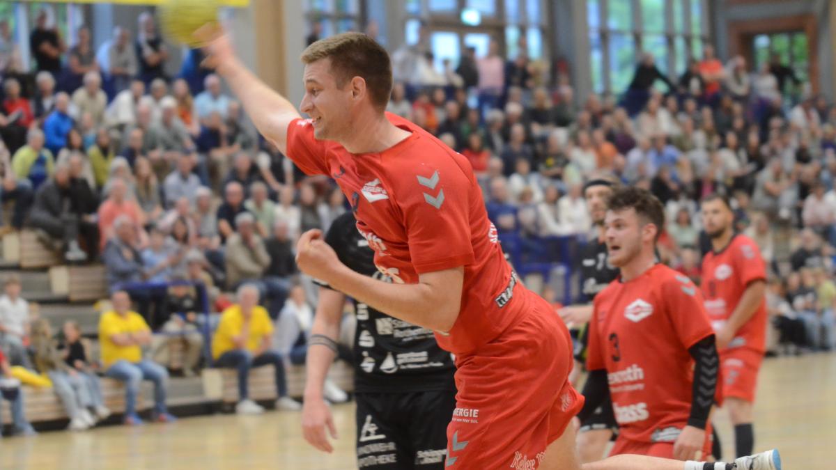 Der-TSV-Lohr-zu-Gast-in-G-nzburg-Das-ist-der-Unterschied-zwischen-Blauer-und-Roter-Karte