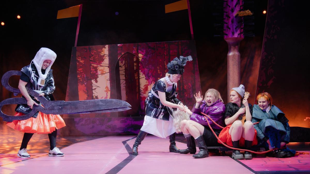 Haariges-Abenteuer-Das-Staatstheater-Augsburg-inszeniert-ein-punkiges-Rapunzel-