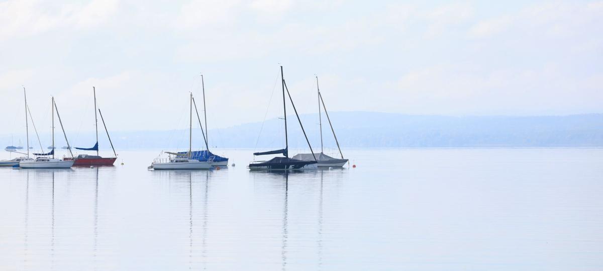 Wie wurde Segelboot in Inning beschädigt?