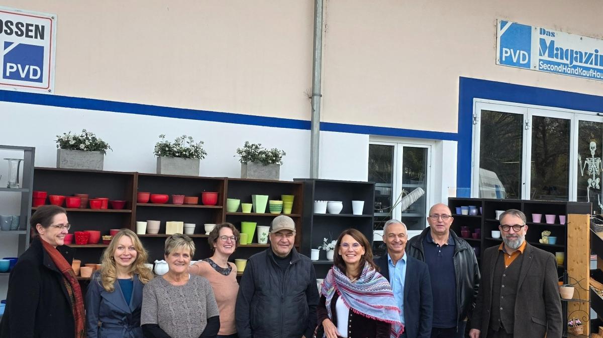 Bundestagsabgeordnete Rita Schwarzelühr-Sutter macht sich ein Bild vom