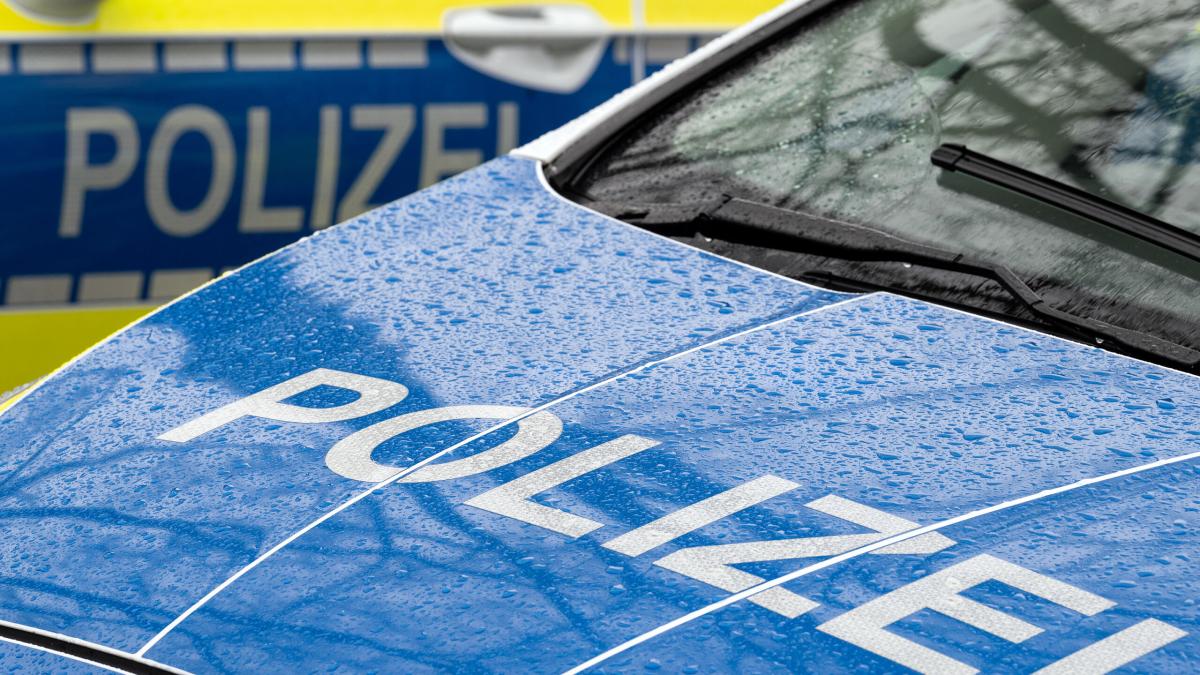 Autofahrerin-missachtet-Vorfahrt-Motorradfahrer-verletzt