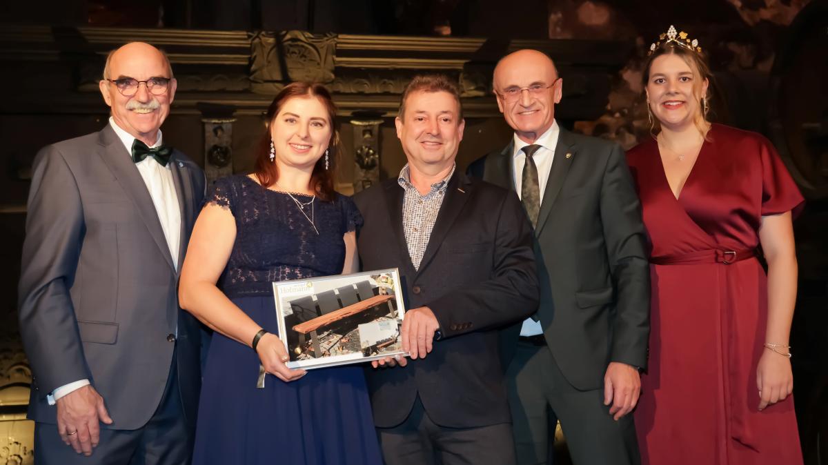 Fr-nkische-Weinpr-mierung-Viele-Medaillen-f-r-die-Weine-des-Abt-Degen-Weintals