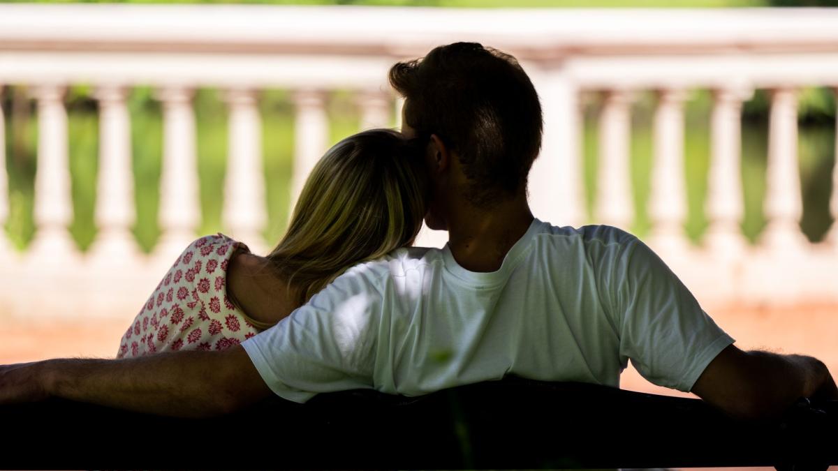 Intimit-t-in-der-Beziehung-L-sst-Kuscheln-Wunden-schneller-heilen-