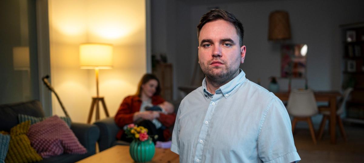 Dreifacher Vater aus Bayern widersetzt sich mit 200.000 Unterstützern dem Aus des Kinderstartgelds