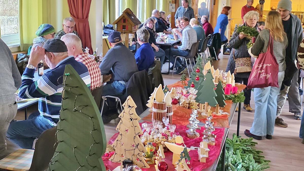 adventsbasar-in-mainroth-ist-ein-publikumsmagnet