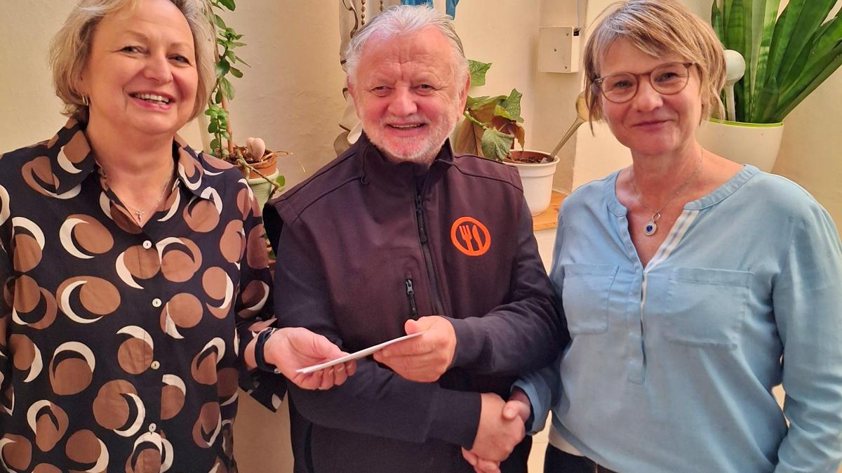 Familienkreis-Mainroth-spendet-f-r-die-Tafel-Burgkunstadt