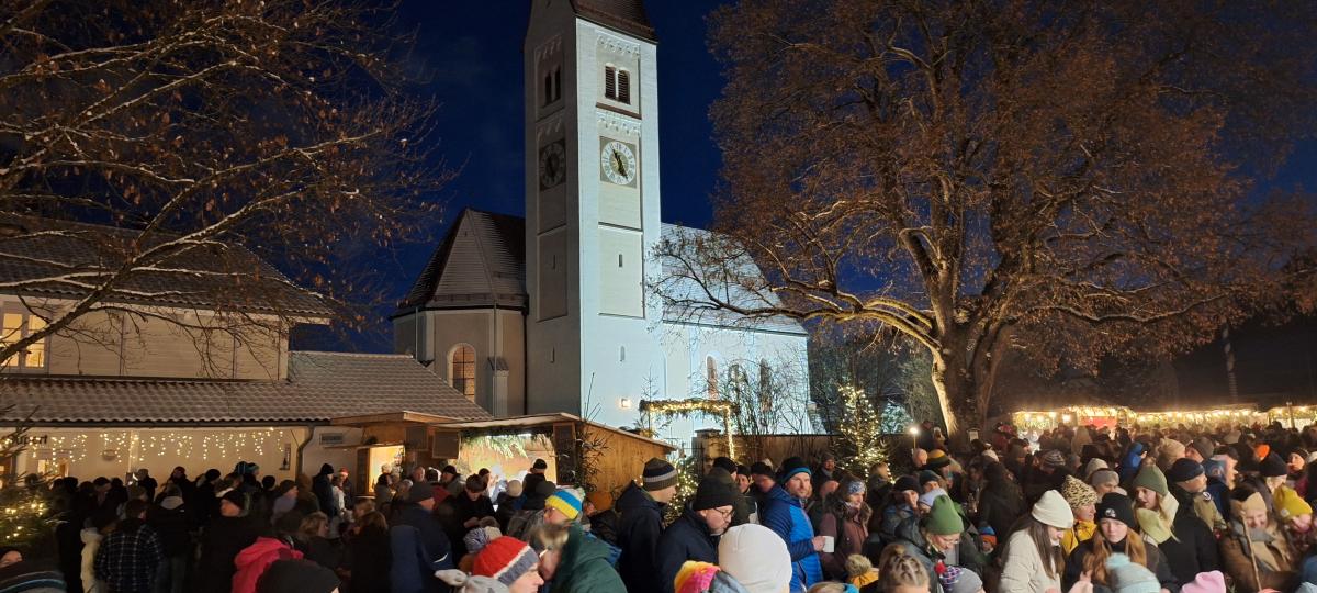Weihnachtsmarkt im Schneeglanz