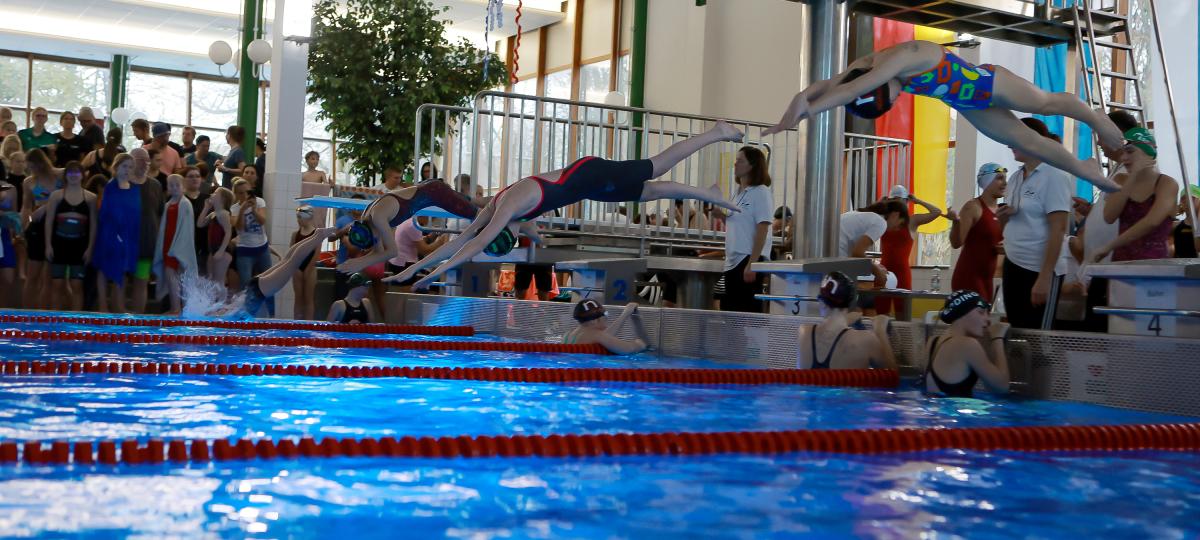Neuburger Parkbad wegen Adventsschwimmen für Öffentlichkeit geschlossen