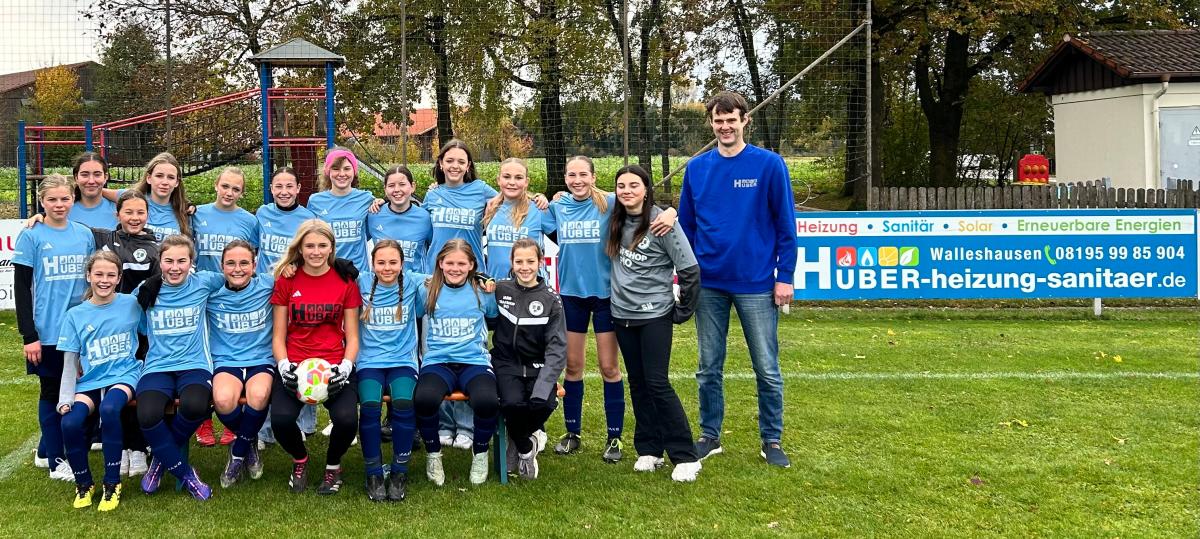 C-Juniorinnen in neuen Trikots