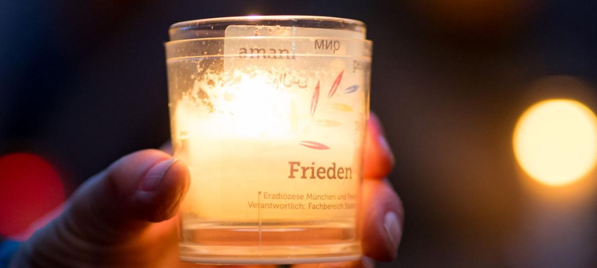 Mahnwache zur Bewahrung des Friedens in Neuburg