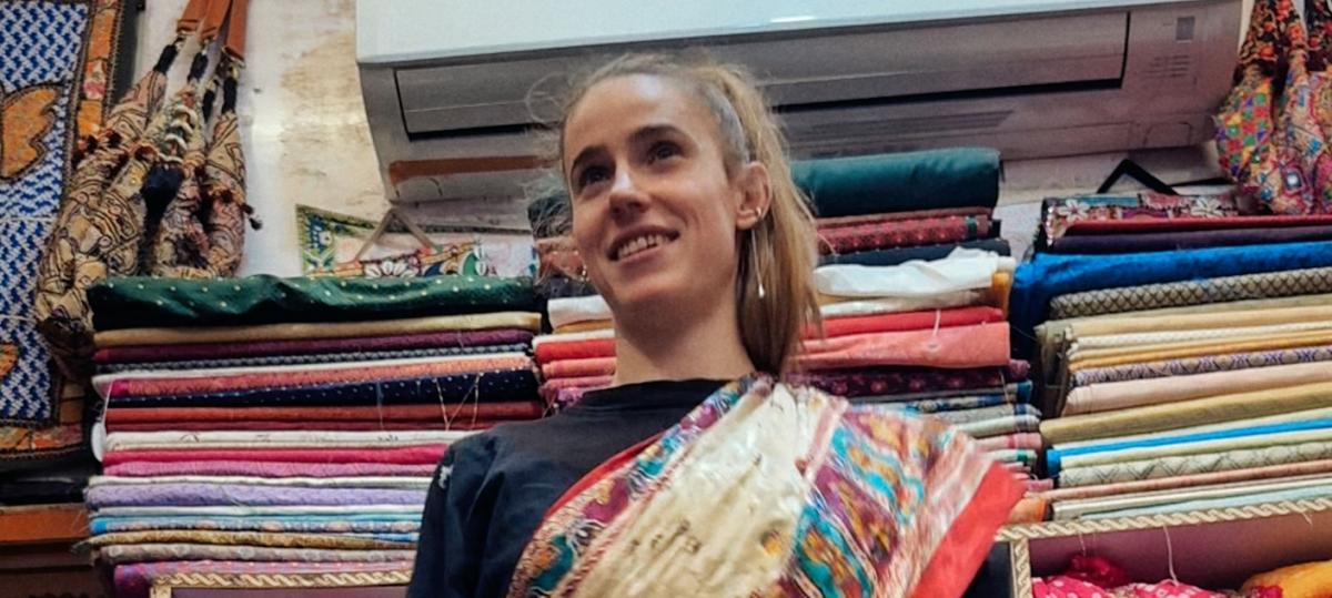 „Laut, bunt, intensiv“: Ulmer Artistin tritt bei Billionärs-Hochzeit in Indien auf