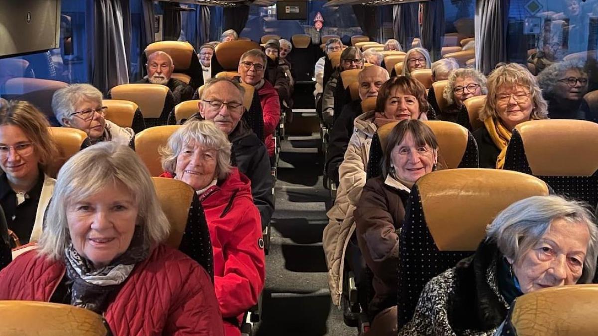 Theaterausflug-zur-Oper-La-Traviata-