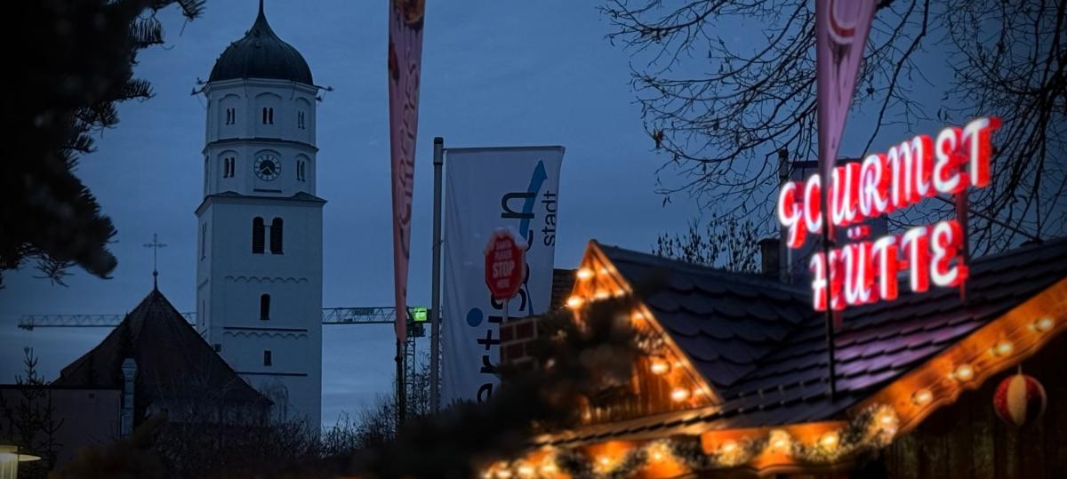 Gute Stimmung und warme Lichter: Die schönsten Bilder vom Illertisser Weihnachtsmarkt