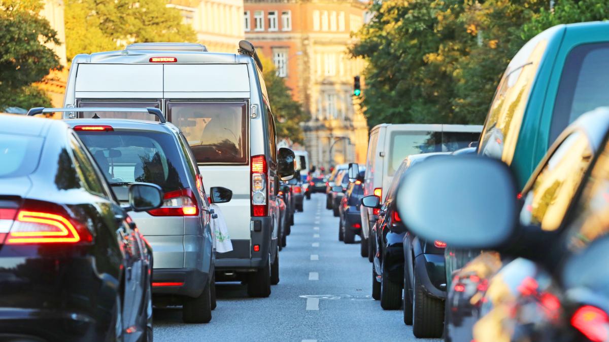 Stau-Hauptstadt-Deutschlands-2025-Hier-stehen-Autofahrer-67-Stunden-im-Stau
