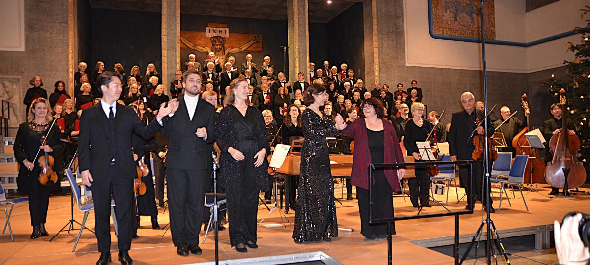 Abschied mit Pauken und Trompeten: Kantorei gibt letztes Konzert unter Leitung von Ulrike Blessing