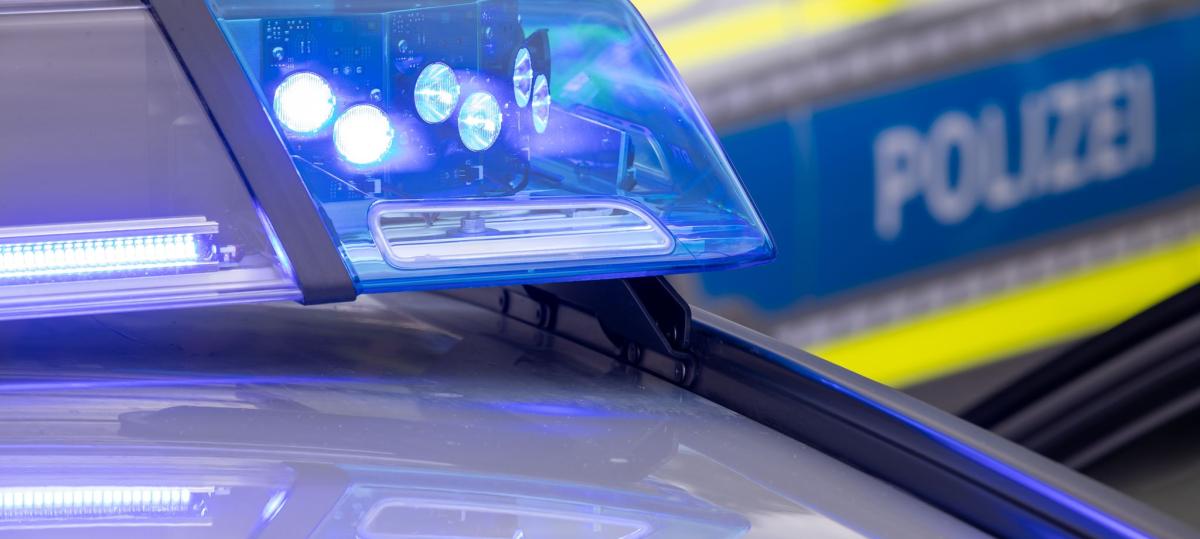 „Falsche“ Pflegerin stiehlt Schmuck von demenzkrankem Senior im Wert von über 25.000 Euro