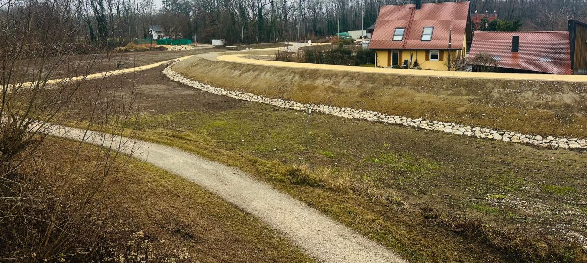 „Senden ist nun sicher“: Neue Dämme schützen gegen Illerhochwasser