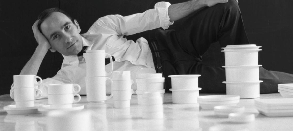 Er hat die Stapeltasse erfunden