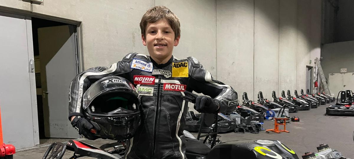 Für den zehnjährigen Elias Caydas ging es praktisch vom Laufrad aufs Motorrad