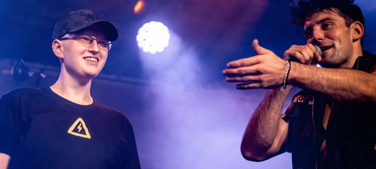 „Durch die Chemo getragen“: Wie Sänger Alexander Eder einem Teenager durch seine Krebstherapie half