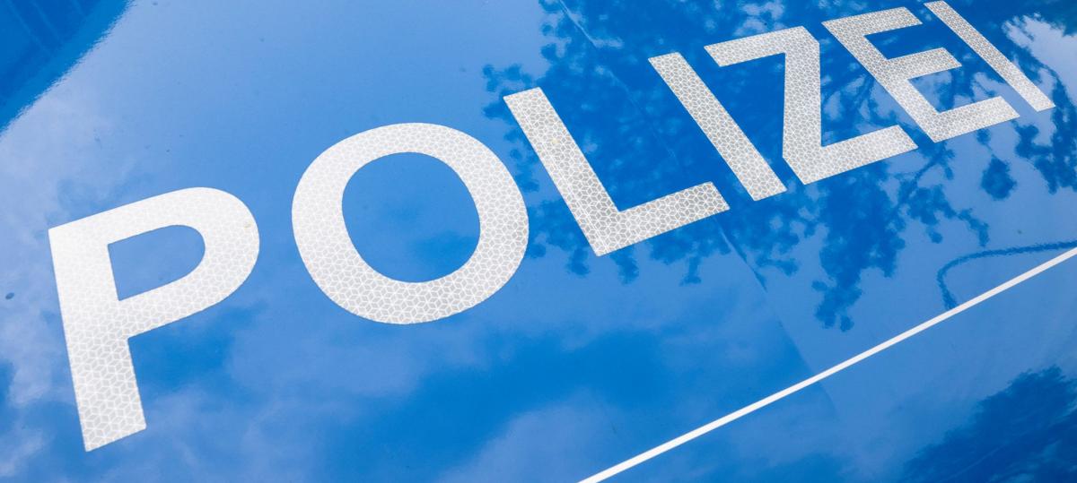 Auto aufgebrochen: Dieb stiehlt Handtaschen