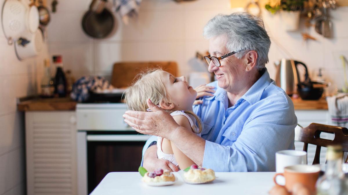 Gefragt-und-gebraucht-wie-nie-Wie-sich-die-Rolle-von-Oma-und-Opa-gewandelt-hat