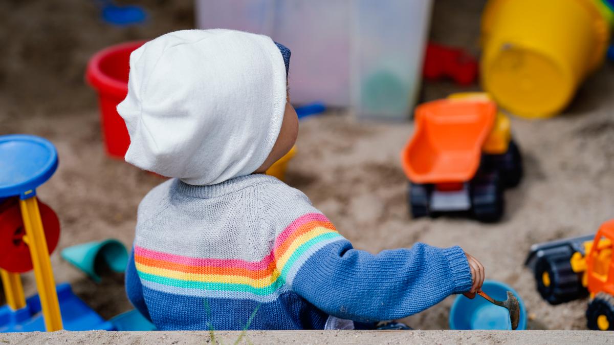 Eine-Oma-erz-hlt-vom-Enkelgl-ck-Darf-so-ausgiebig-spielen-wie-ich-es-als-Mama-nie-konnte-