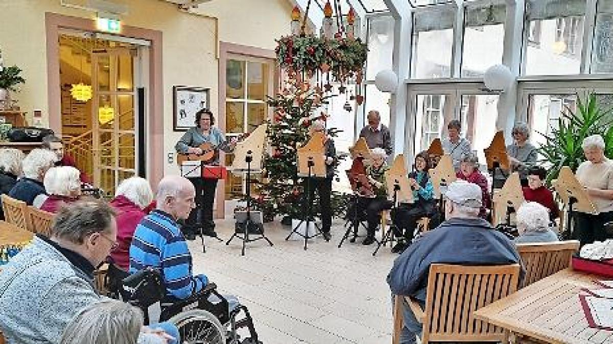 Veehharfenspiel-im-Pflegeheim-R-mershag