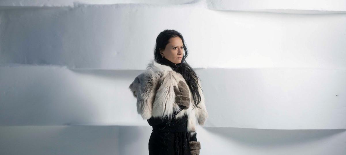 Wellen aus Eis: Neu-Ulmer Künstlerin arbeitet am berühmten Eishotel in Kiruna mit