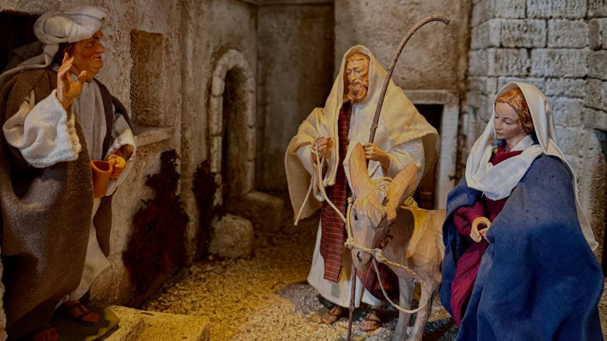 Suchspiel-in-der-Ganzjahreskrippe-in-der-Herz-Jesu-Kirche-von-Schw-rbitz