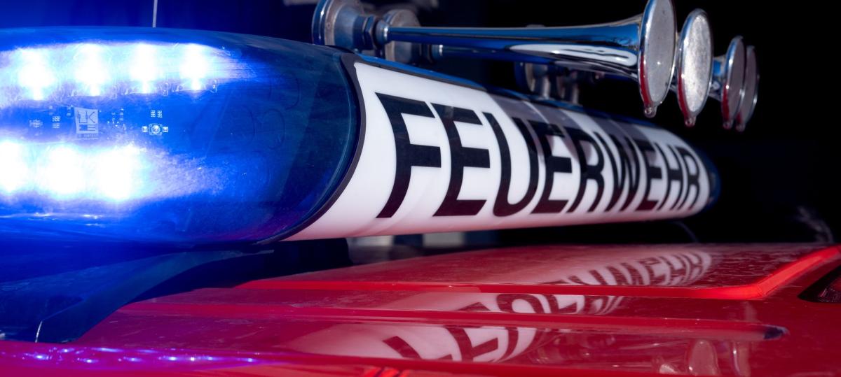 Vandalen wollen Zigarettenautomaten anzünden