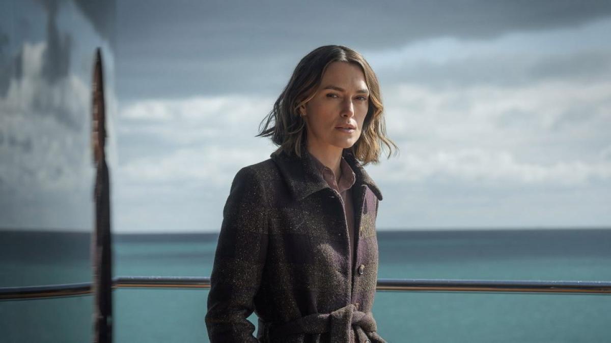 L-gen-Luxus-und-Bedrohung-Laura-Blacklock-ist-zur-ck-in-The-Woman-in-Suite-11-