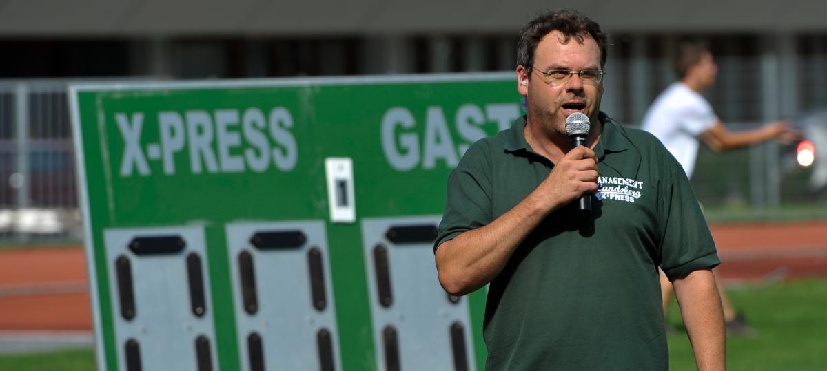 Als Sanitäter macht Knut Dins seine ersten Erfahrungen mit Football - und bleibt 40 Jahre dabei