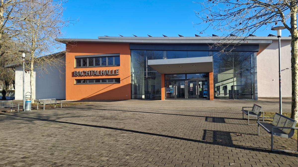 Die-Bachtalhalle-in-Syrgenstein-ist-unser-Dreh-und-Angelpunkt-