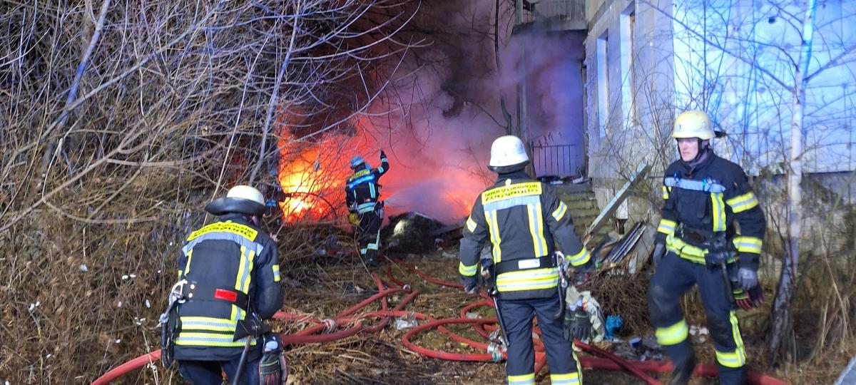 Feuerwehr muss in der Neujahrsnacht in Augsburg gut 50 Mal ausrücken