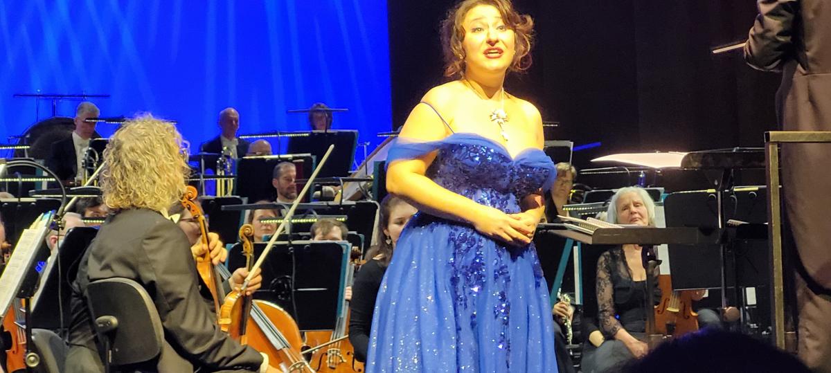 Ulmer Philharmoniker bieten ein Neujahrskonzert voller Emotion und Energie