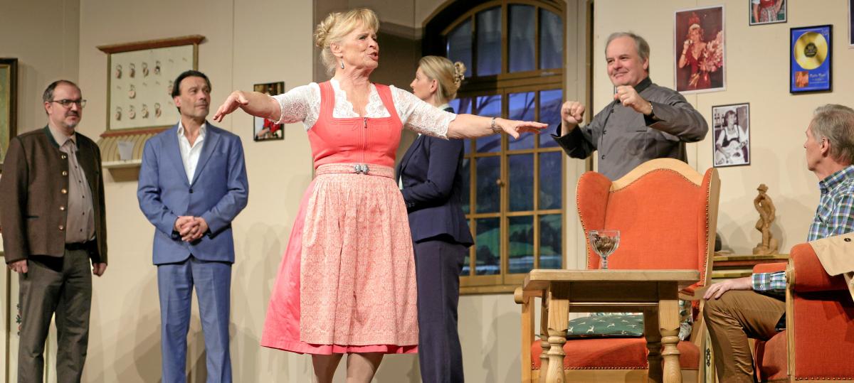 Zuviele Mäuse in der Pension Seeblick: Komödie "Eine Amsel macht doch keinen frommer" in Gersthofen