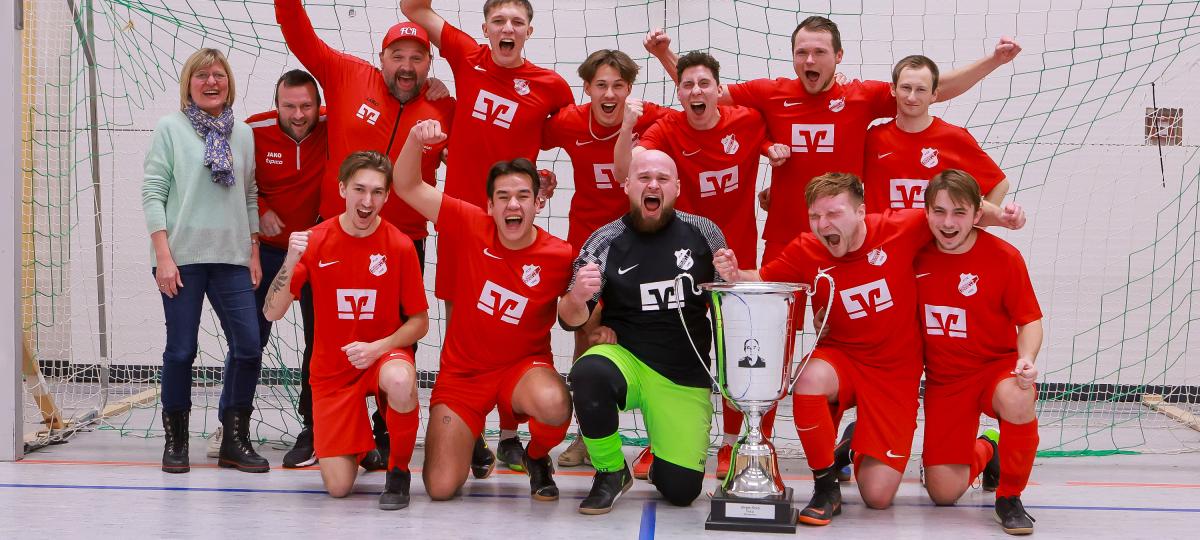 FC Rennertshofen dominiert den Jürgen-Roth-Cup in der Neuburger Ostendhalle