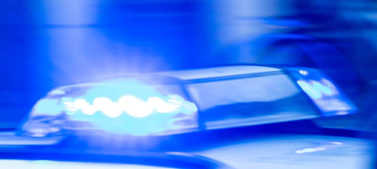 Unbekannte stehlen Kaugummiautomaten an Gaststätte