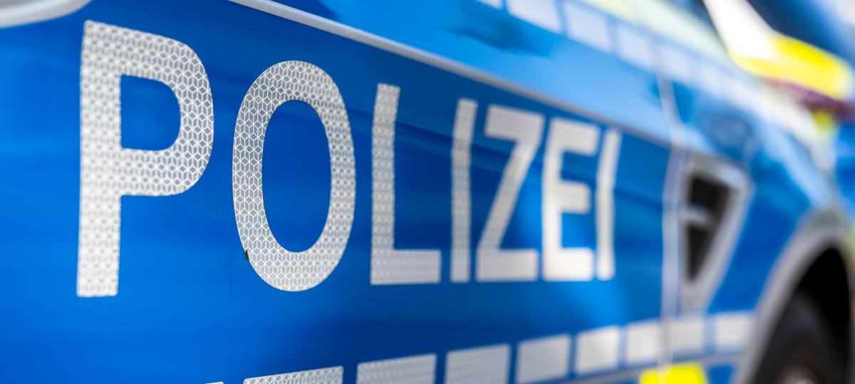 Zeugen gesucht: Auto angefahren und aus dem Staub gemacht