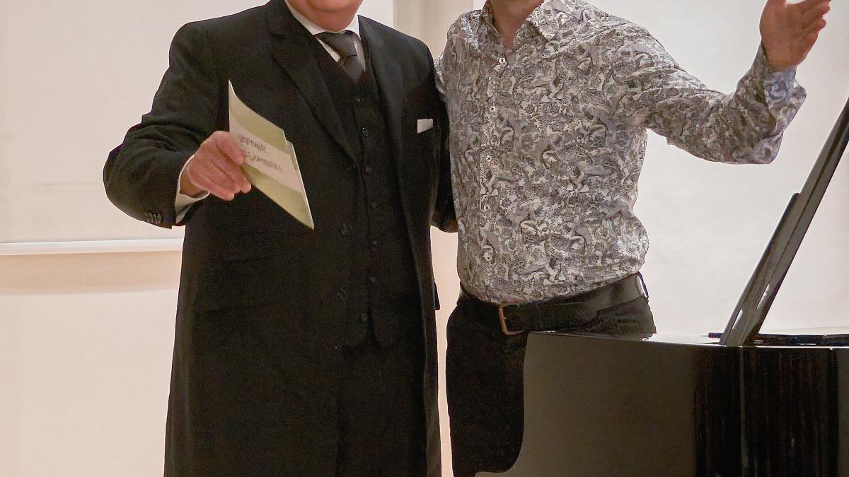 Sehr-viel-Romantik-beim-Silvesterkonzert-von-Weltklassik-am-Klavier-in-Lichtenfels