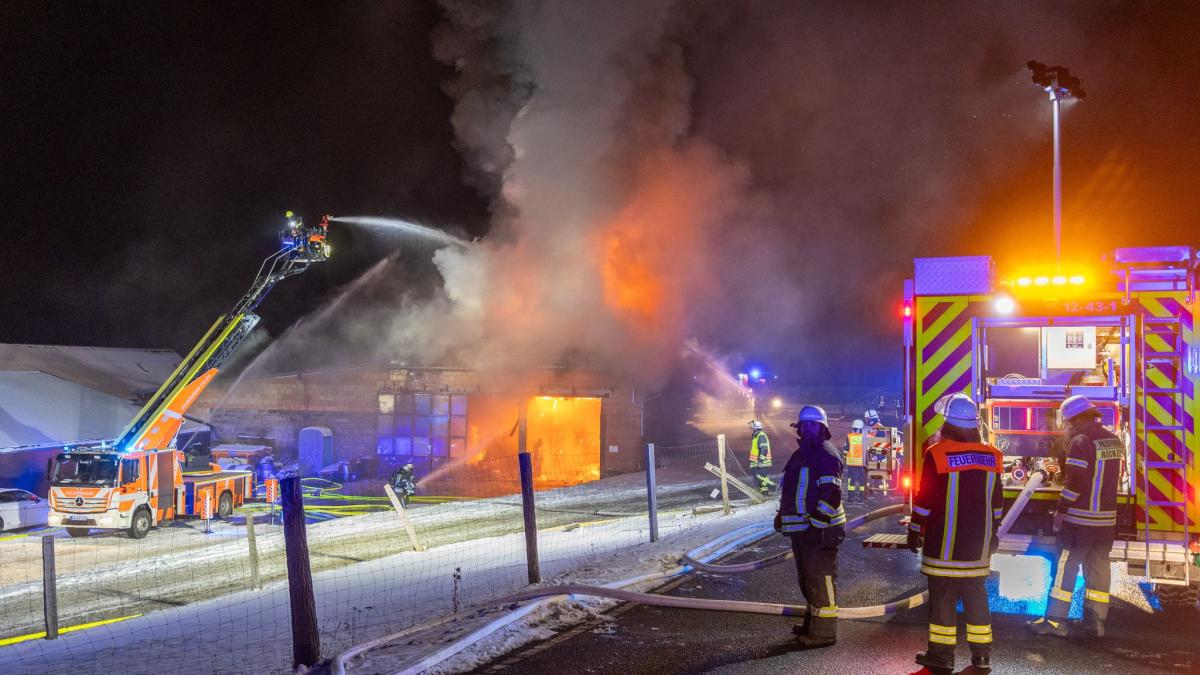 Feuerwehrmann-stirbt-am-Rande-eines-Einsatzes-in-Flieden