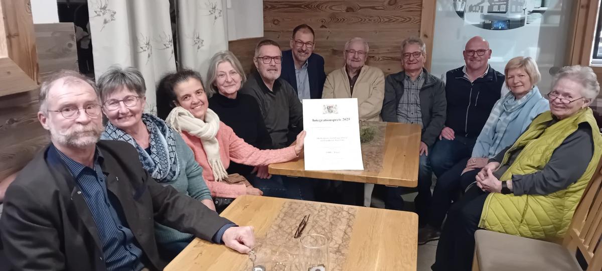 „Unermüdlich aktiv“: Schwäbischer Integrationspreis würdigt engagierten Helferkreis in Roggenburg