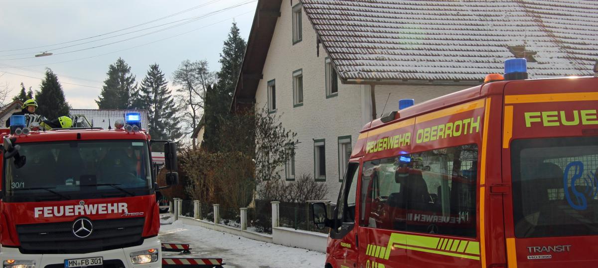 Kachelofen sorgt in Oberroth für einen Schwelbrand