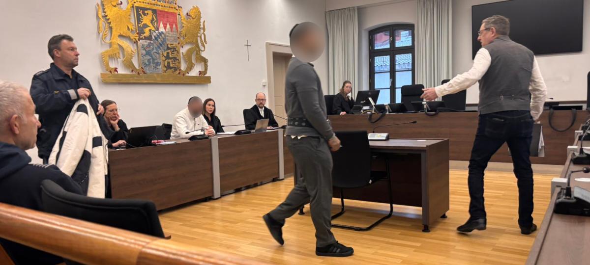 Prozess um tödliche Bluttat am Schwal gestartet: „Du bist eine Missgeburt“