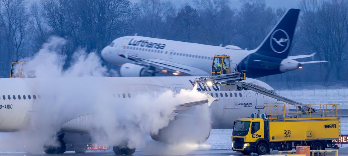 Glatteis, annullierte Flüge, geschlossene Schulen: So ist die Wetterlage in Bayern