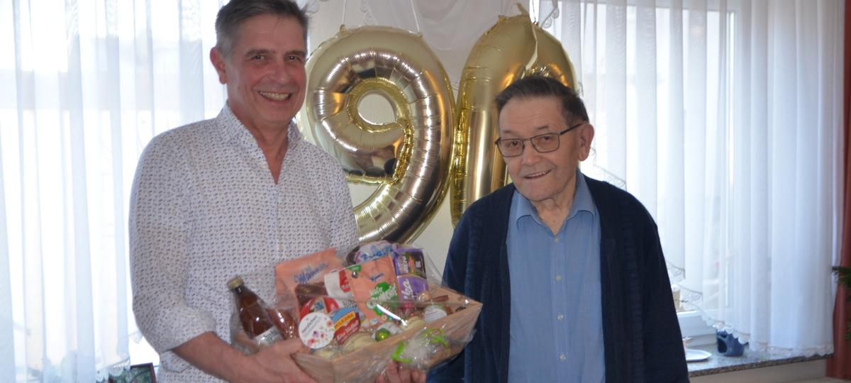 Mit 90 Jahren auf Facebook unterwegs: Richard Orlitta feiert Geburtstag