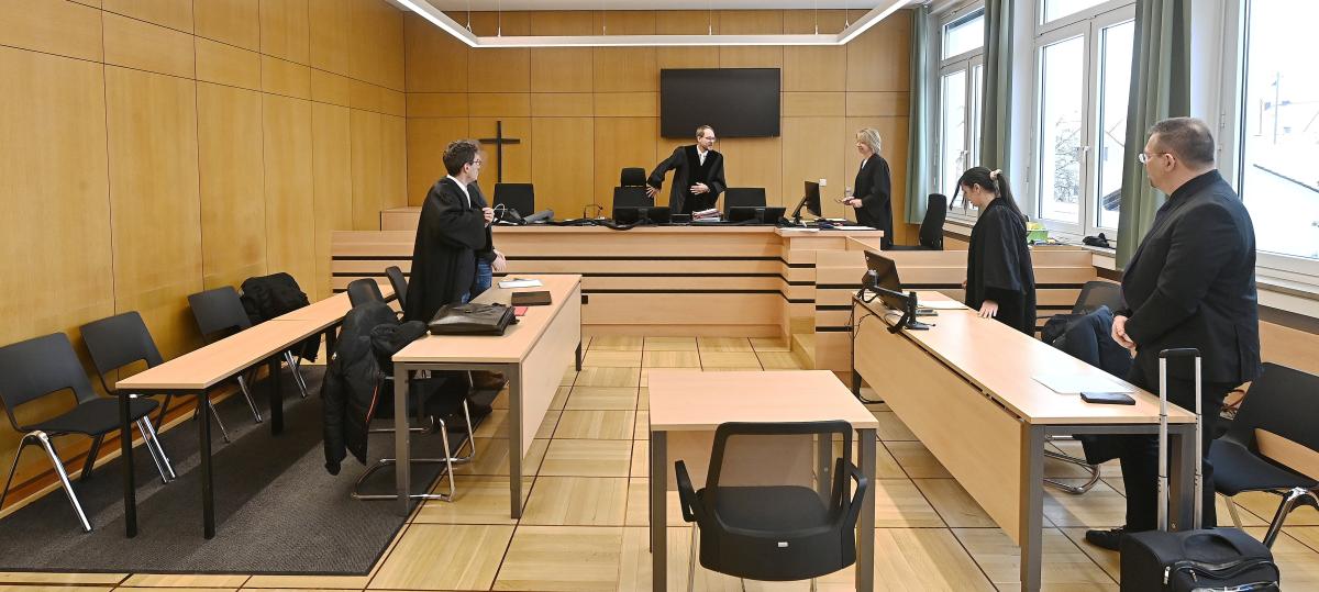 Lehrer wegen Kinderpornografie angeklagt: Amtsgericht Aichach sieht keine Beweise